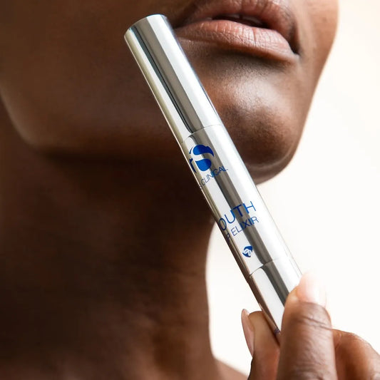 Lip treatment pen in hand